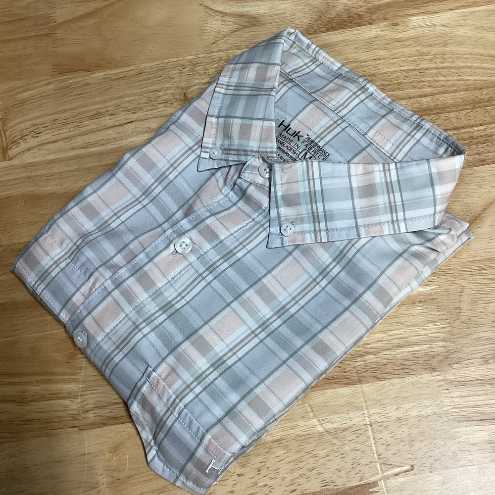 Men's HUK Short Sleeved Performance Plaid Button Down Medium Wicking‎
